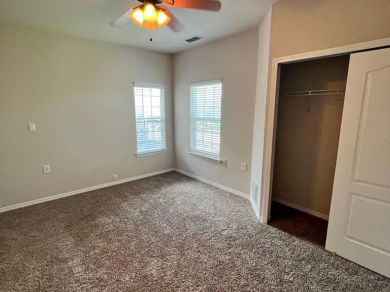 1410 Villa Capri Cir #306 — Photo 16