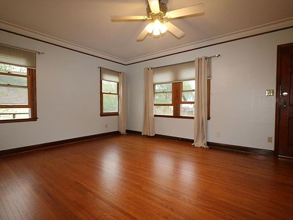 2nd image of 818 Aldine St