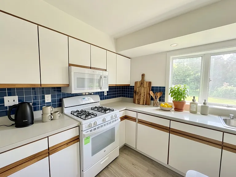 8401 Rhode Island Ave — Photo 7
