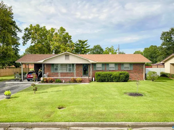 1712 Vinca St SW, Decatur, AL 35601