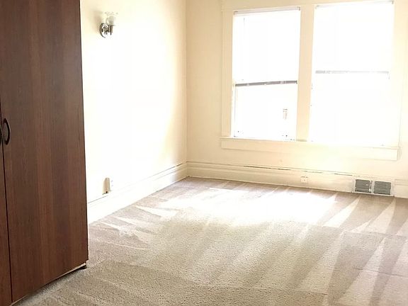 2nd image of 525 Linden St