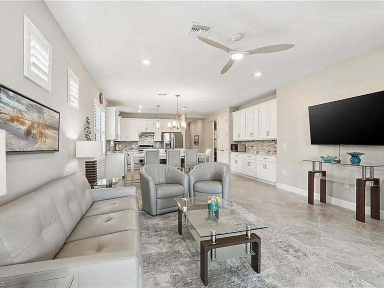 12361 Canal Grande Dr — Photo 13