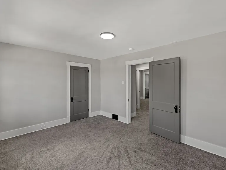 109 W Cherryhill St — Photo 14