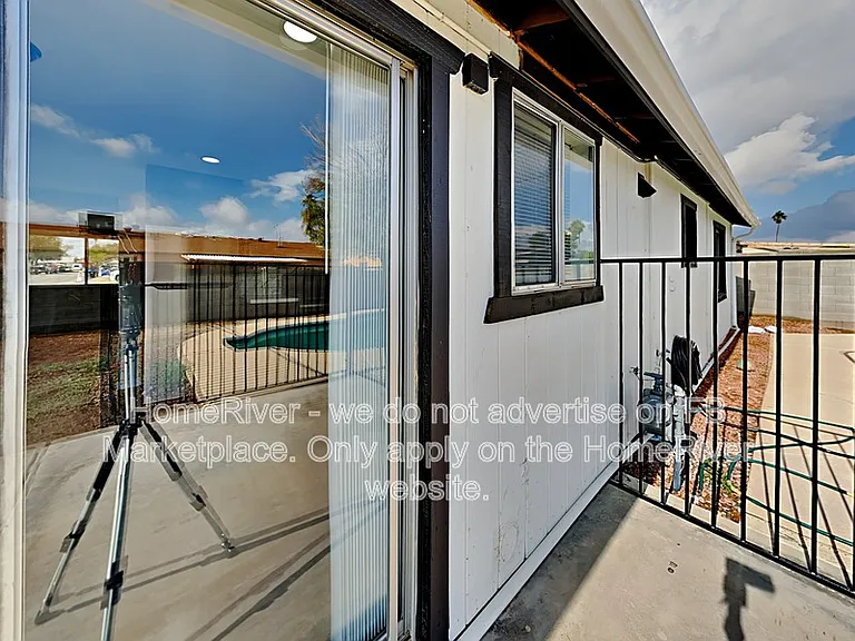 1801 N 63rd Dr — Photo 20