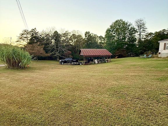 2nd image of 711 B Johnson Rd SE