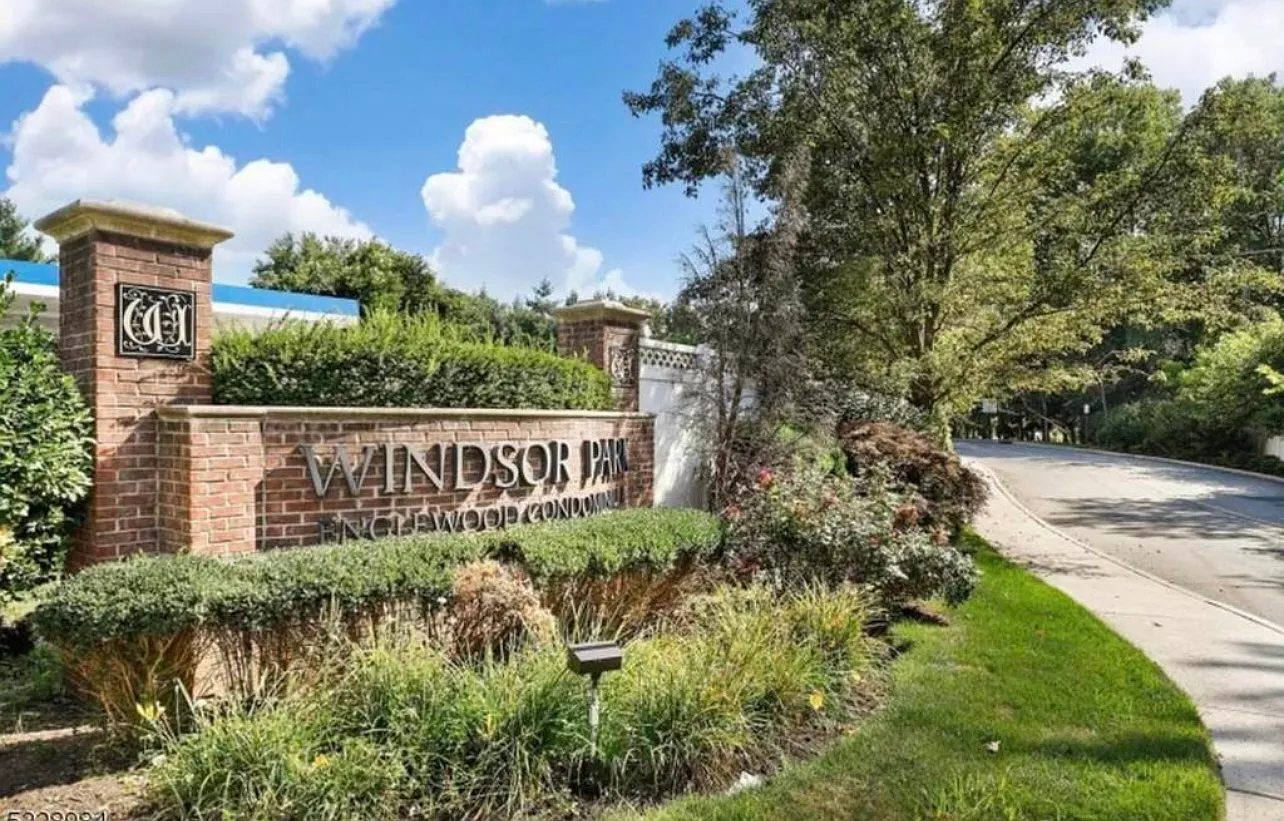 2 bed, $3,500 — Photo 2
