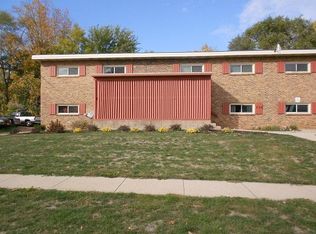 752 W American St APT 6, Freeport, IL 61032