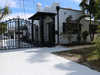 4112 Garden Avenue, West Palm Beach, FL, 33405