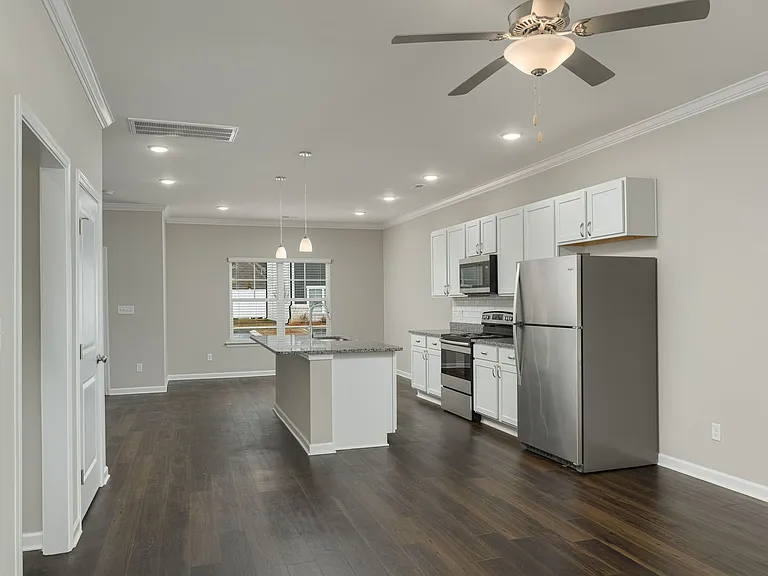 Edgewood Condos — Photo 26