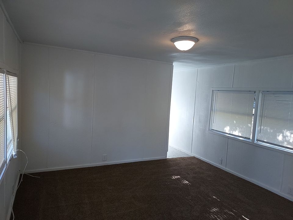 1st image of 826 Queens Dr