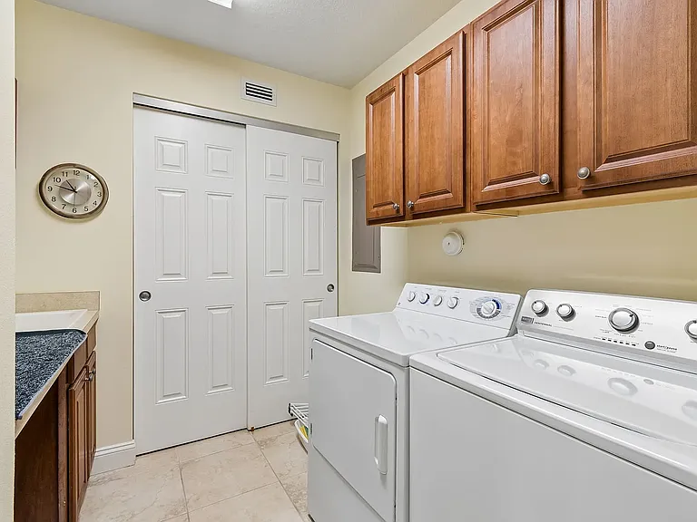 7702 Lake Vista Ct #202 — Photo 21