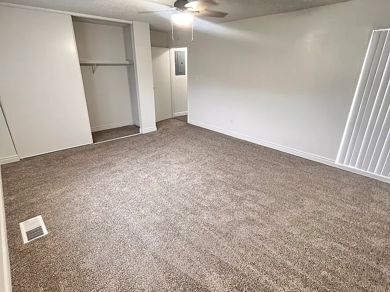 WIllowbrook Apartments — Photo 30