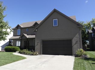 6045 Brownridge St, Shawnee, KS 66218