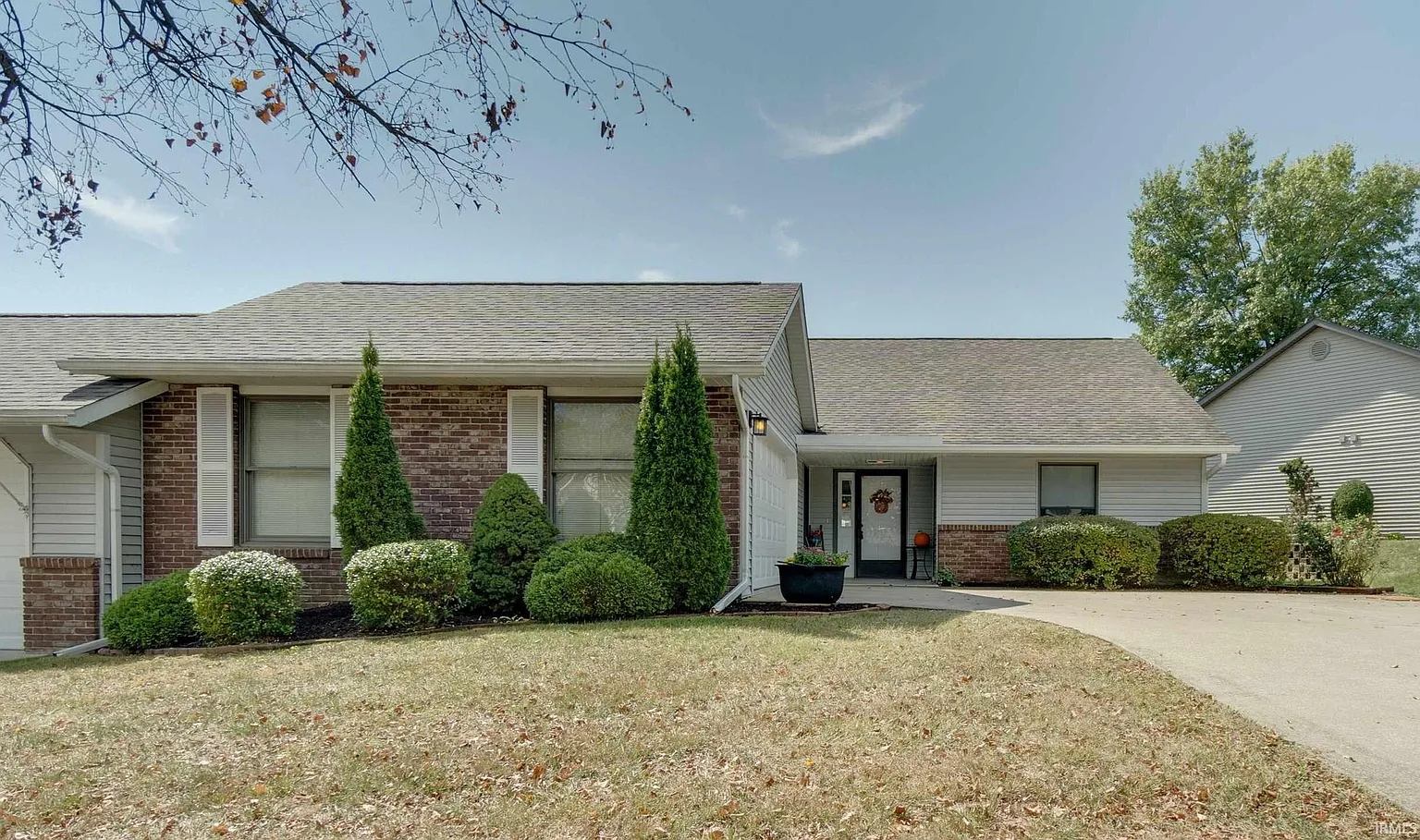1104 E Jamie Ln photo 1