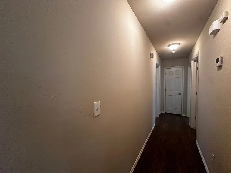 785 SW 13th St — Photo 11