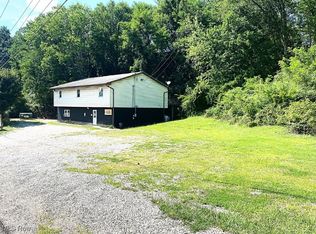 477 Arnoldsburg Rd, Spencer, WV 25276
