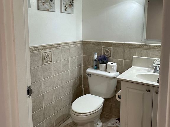 3rd image of 5601 Collins Ave APT 623