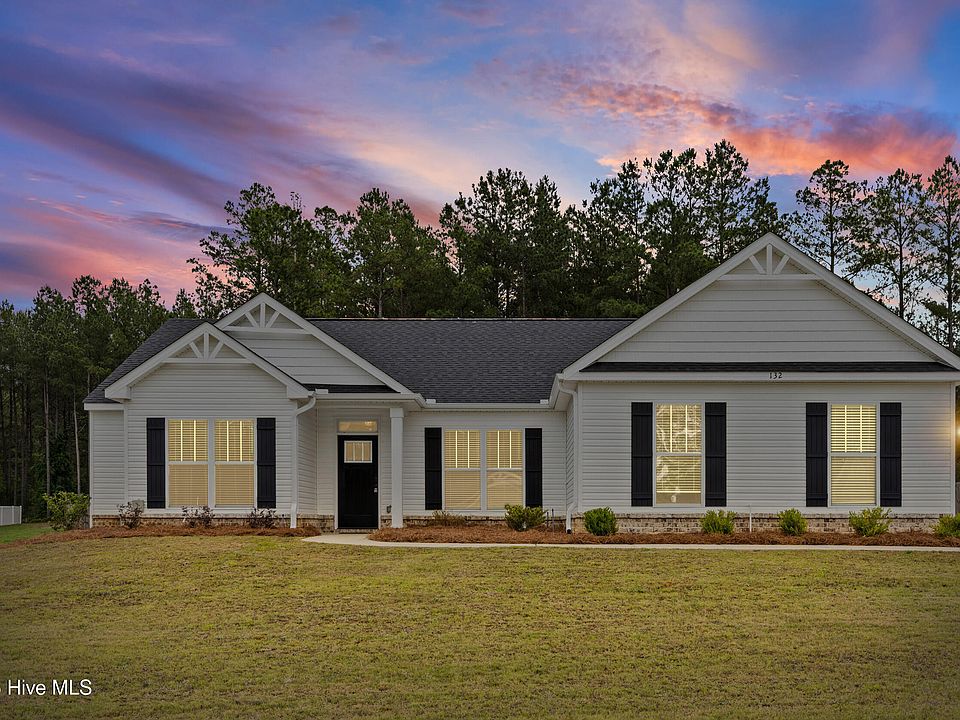 1st image of 132 Willow Oak Circle