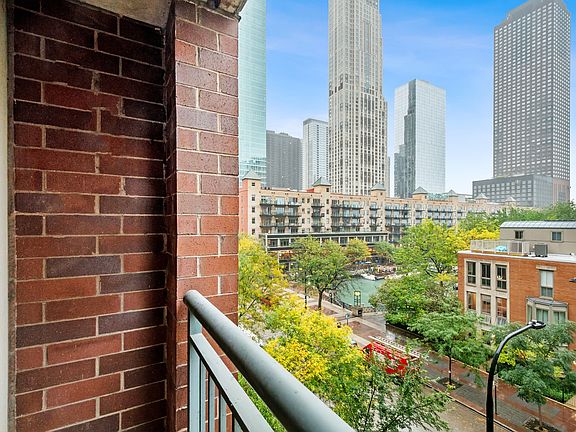 3rd image of 440 N McClurg Ct APT 517