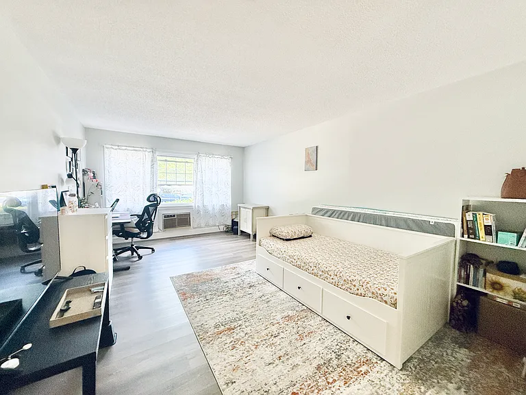 34A Padanaram Rd #127 — Photo 7
