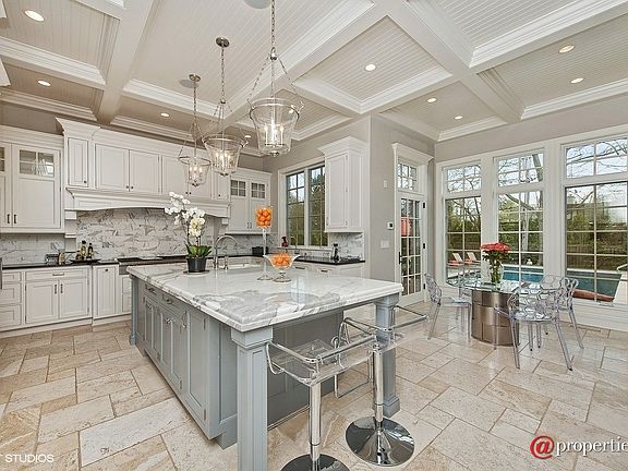 Kitchen / Breakfast Room