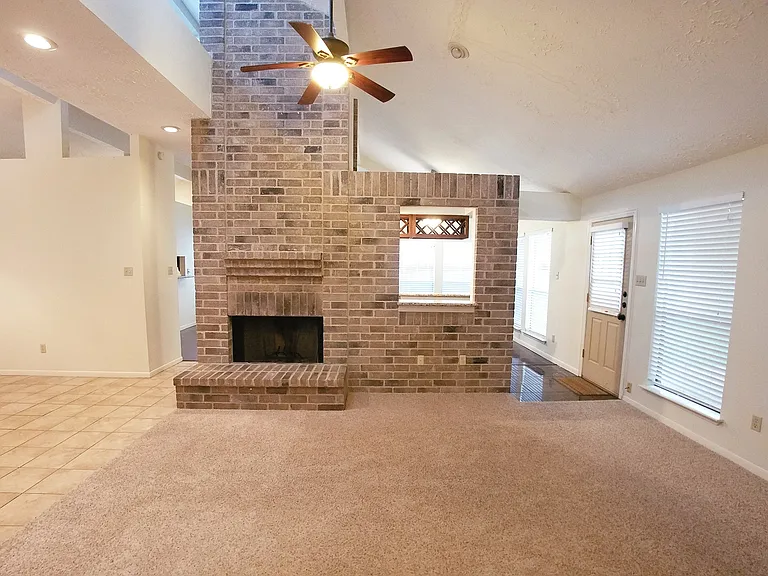 2111 Echo Rdg — Photo 7