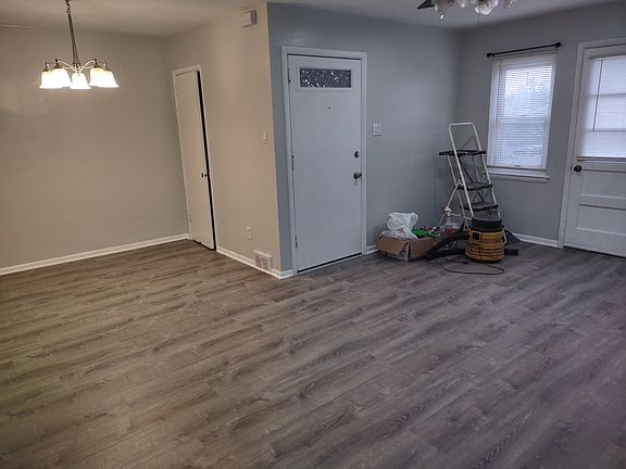 2nd image of 614 W Providence Rd #B