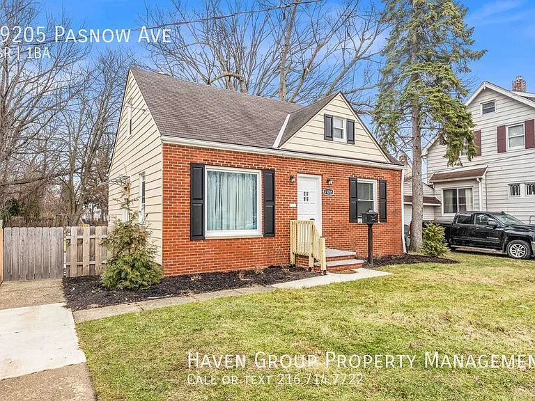 19205 Pasnow Ave — Photo 2