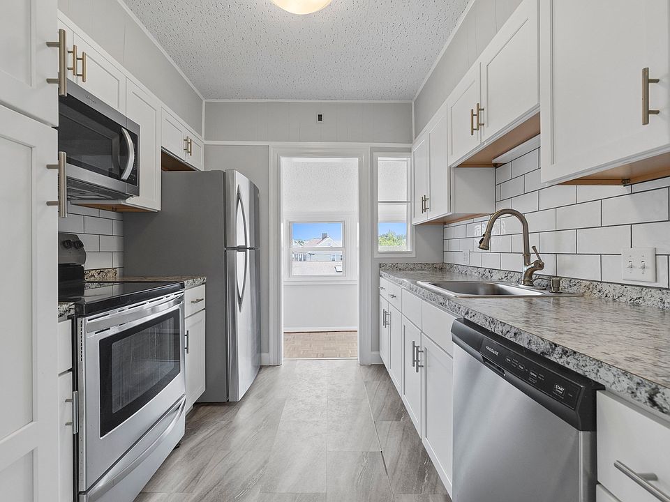 1st image of 14 Windsor Rd #2X