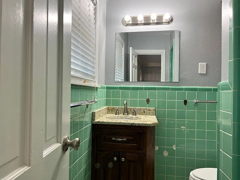 1225 San Antonio St — Photo 26