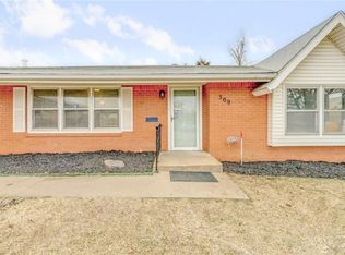 309 Country Club Ter, Midwest City, OK 73110