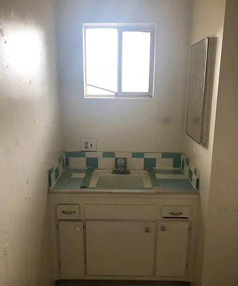 120 Harding Ave — Photo 5