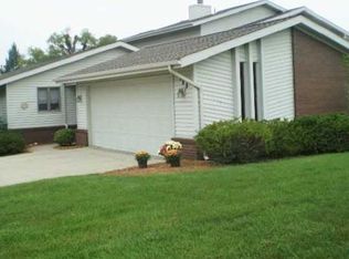 788 Deerwood Dr, Defiance, OH 43512