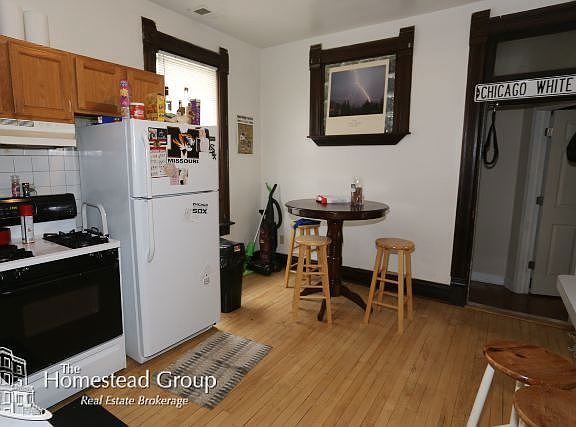 4th image of 1441 W Oakdale Ave #2F