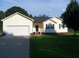 553 Lochshire Ln, Woodleaf, NC 27054