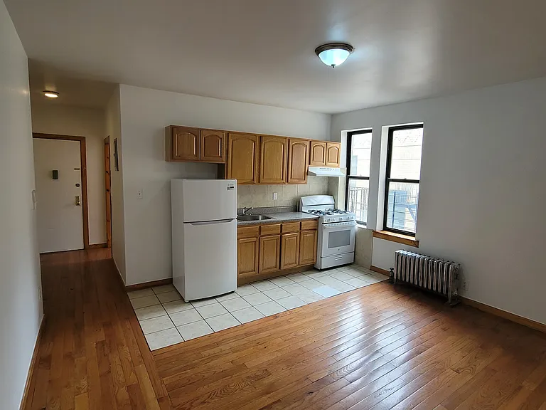 1066 Ward Ave #1E — Photo 1