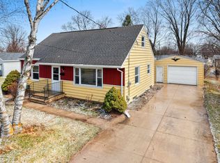 1146 Taft St, Little Chute, WI 54140
