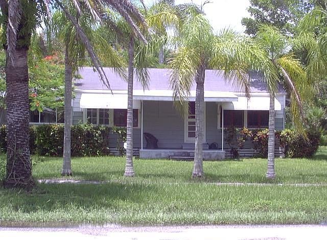 FRONT OF HOUSE