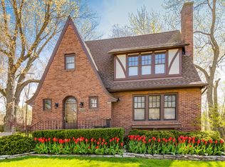 1171 Telegraph Rd, Lake Forest, IL 60045