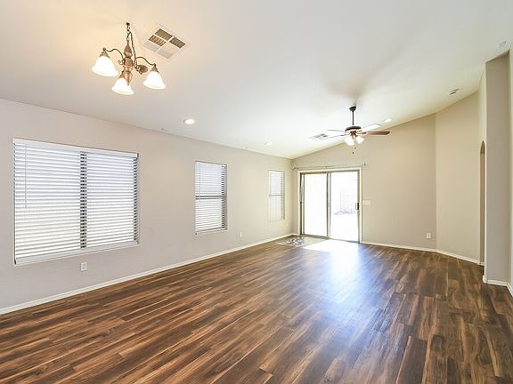 5th image of 3275 W Sunshine Butte Dr