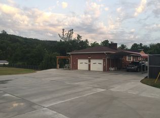 137 Meander Ln, Elkview, WV 25071