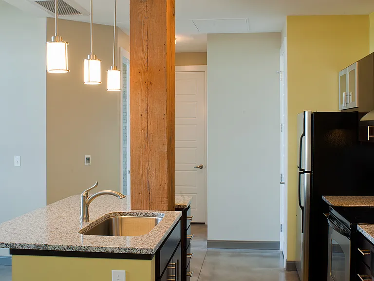 Serrano Lofts — Photo 15