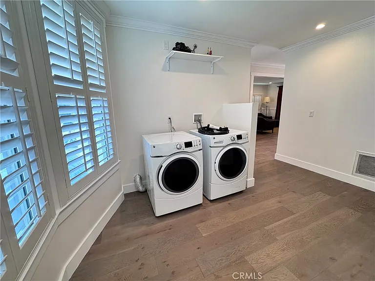 2716 S La Salle Ave — Photo 19