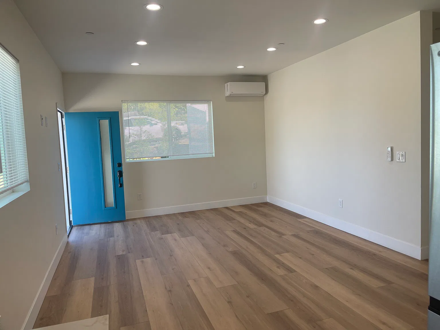 3 bed, 1000 sqft, $3,450 — Photo 4