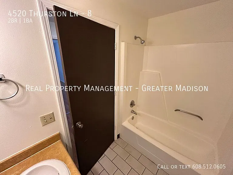 4520 Thurston Ln #8 — Photo 11