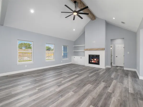1017 Don Eve Ct, Azle, TX 76020