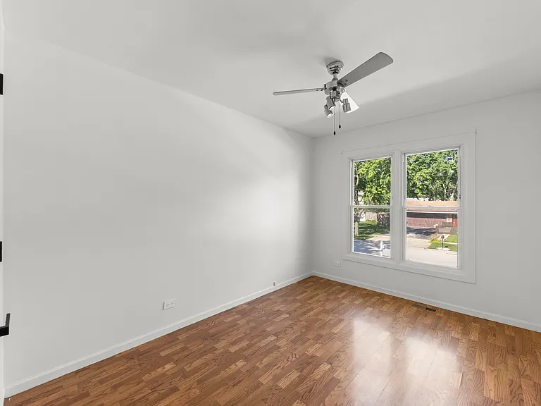 219 Kedvale Ct — Photo 14