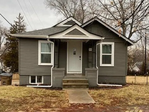 709 S 4th St, Atchison, KS 66002