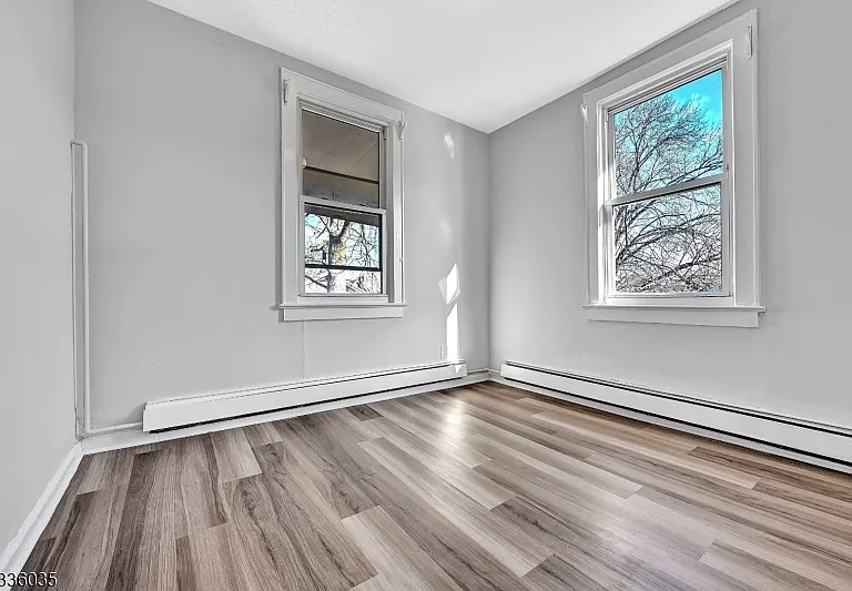 2 Columbus Pl #2R — Photo 6