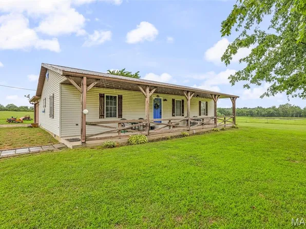 3365 Hopkins Rd, Farmington, MO 63640